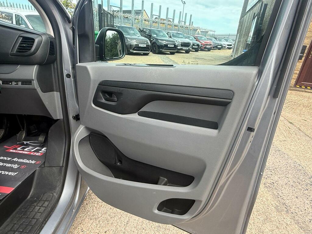 Vauxhall Vivaro 2700 1.5D 120Ps Sportive H1 Van White #22