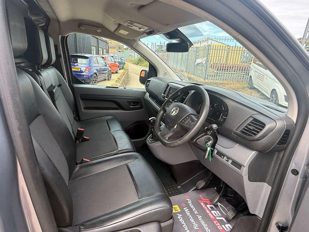 Vauxhall Vivaro 2700 1.5D 120Ps Sportive H1 Van White #21