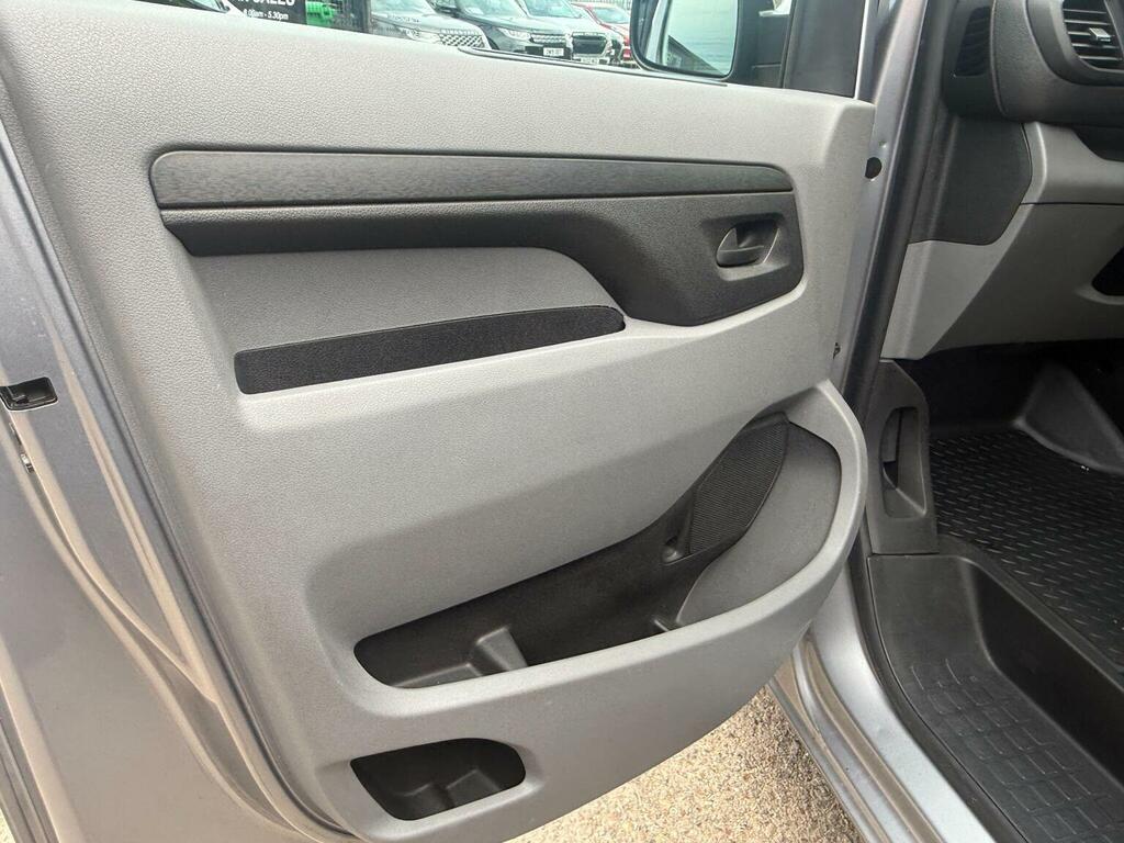 Vauxhall Vivaro 2700 1.5D 120Ps Sportive H1 Van White #29