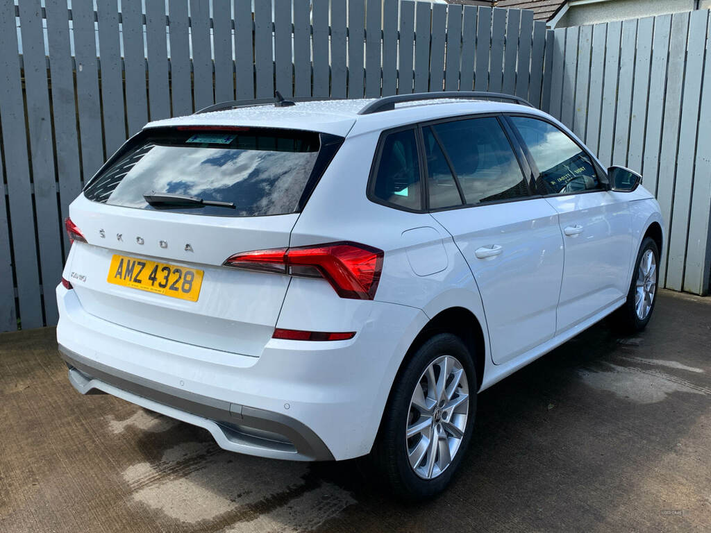 Skoda Kamiq 1.0 Tsi 95 Se Drive AMZ4328 White #5