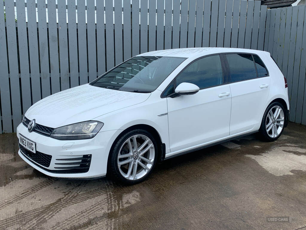 Volkswagen Golf 2.0 Tdi Gtd VN63VXG White #2