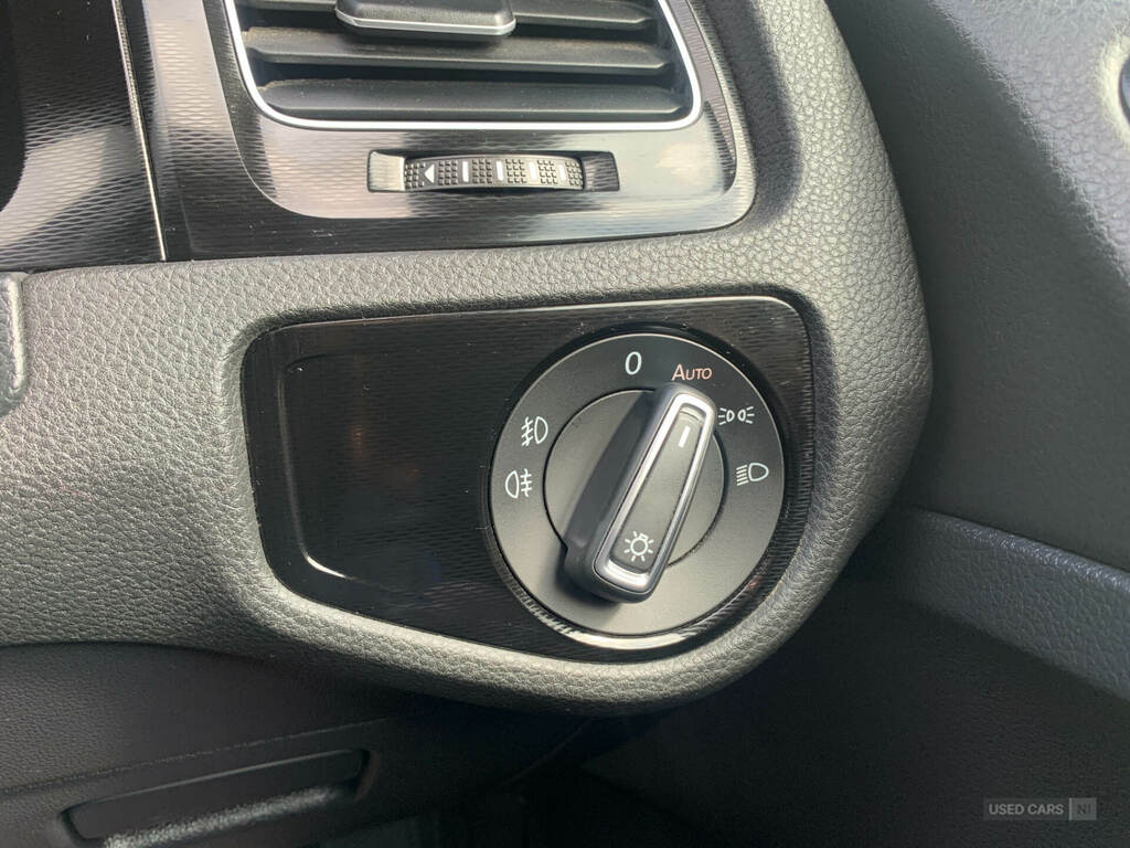 Volkswagen Golf 2.0 Tdi Gtd VN63VXG White #3