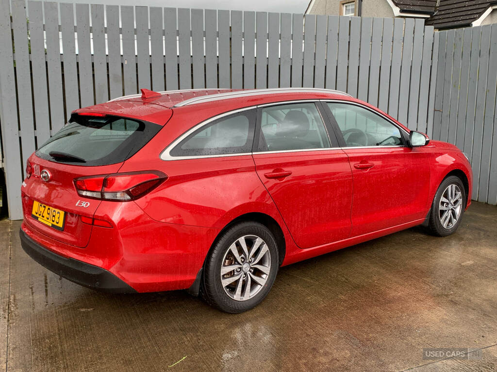 Hyundai I30 1.6 Crdi Se Nav Red #6