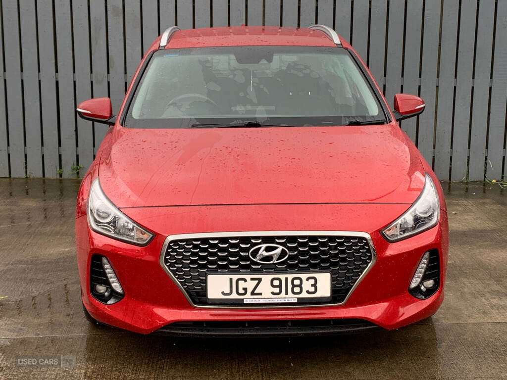 Hyundai I30 1.6 Crdi Se Nav Red #2