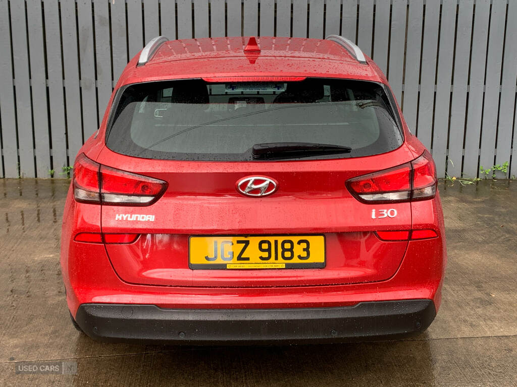 Hyundai I30 1.6 Crdi Se Nav Red #4