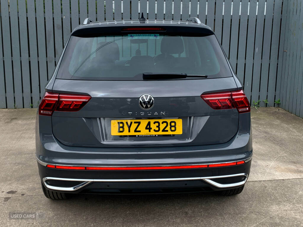 Volkswagen Tiguan 1.5 Tsi 150 Elegance Dsg Grey #4