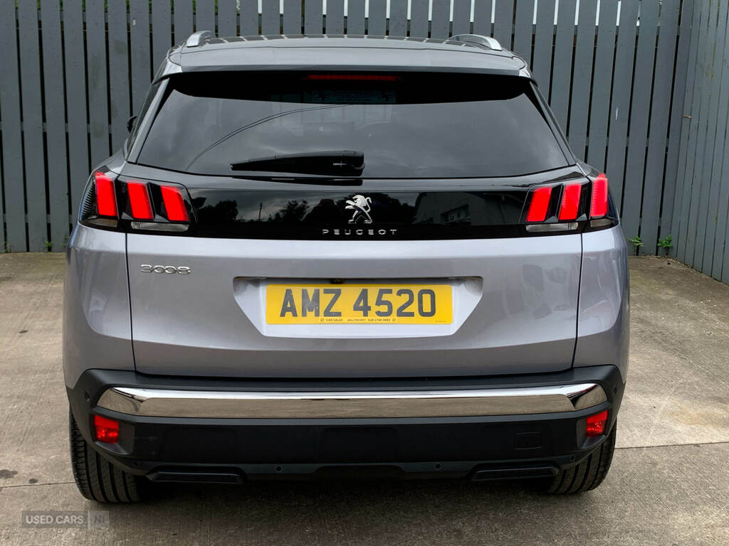 Peugeot 3008 1.5 Bluehdi Allure Premium Eat8 Grey #4