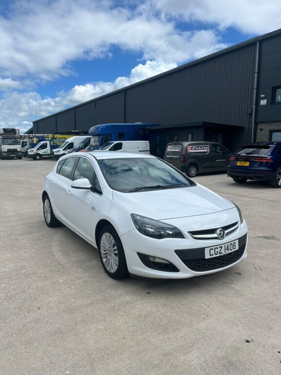 Vauxhall Astra Astra Elite Nav Cdti Silver #1