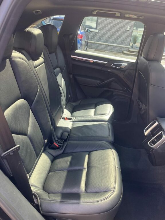Porsche Cayenne 3L Platinum Edition Black #8