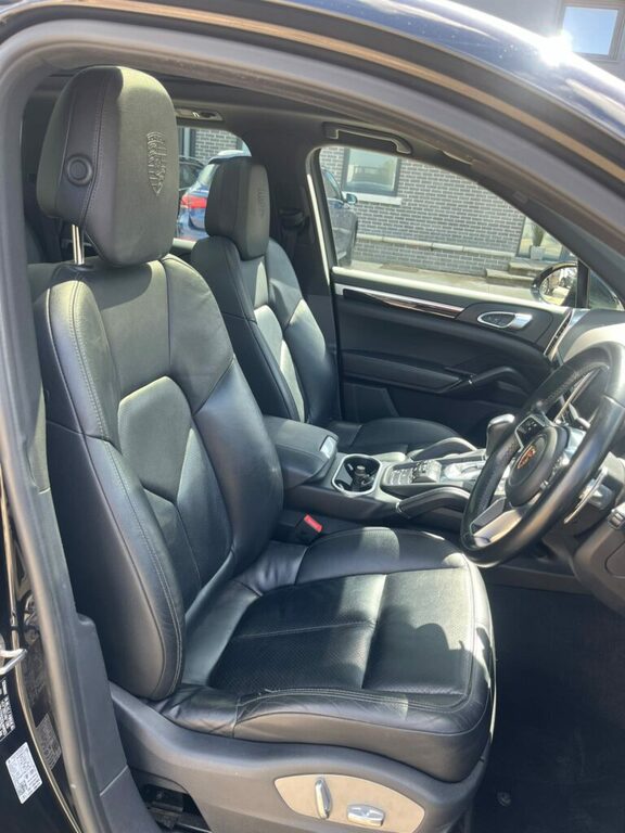 Porsche Cayenne 3L Platinum Edition Black #7