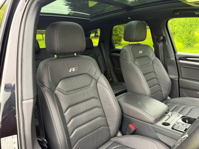 Volkswagen Touareg 3.0 Tdi V6 R-line Tech Suv Tiptronic 4M CSZ3199 Black #4