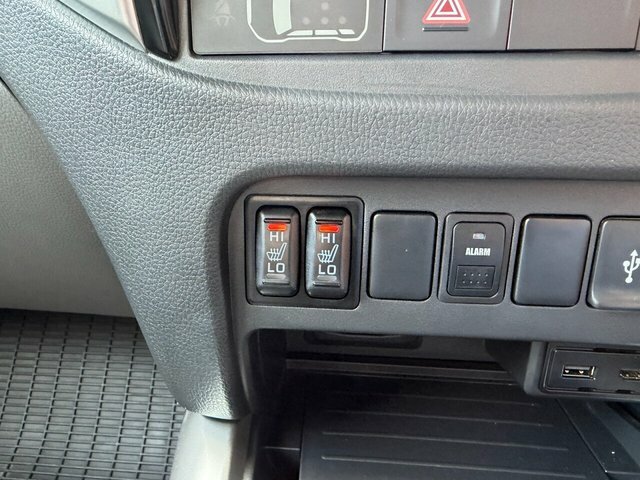 Mitsubishi L200  Black #23
