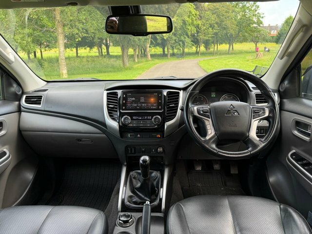 Mitsubishi L200 2.4 Di-d Dc Warrior Pickup Double Cab M Black #5