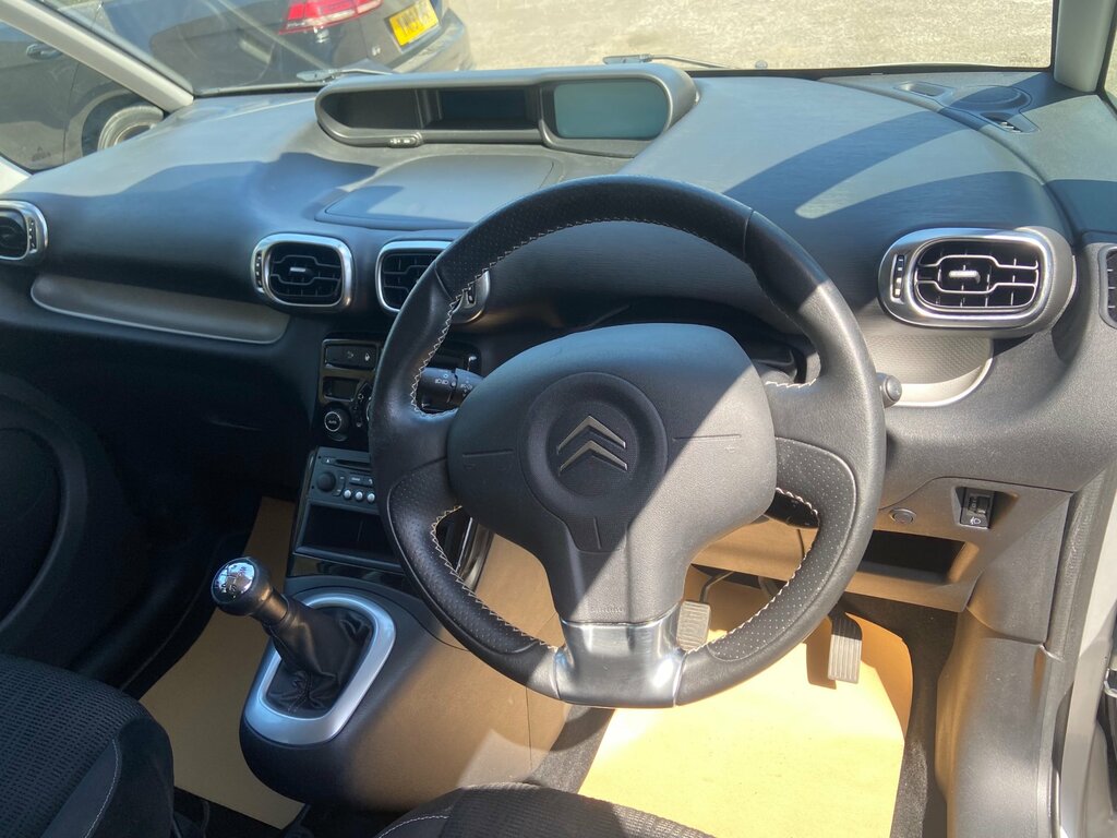 Citroen C3 Picasso 1.6L Code White #29