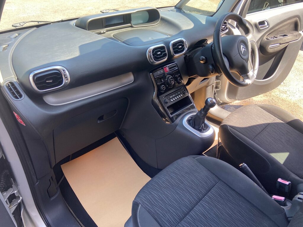 Citroen C3 Picasso 1.6L Code White #18