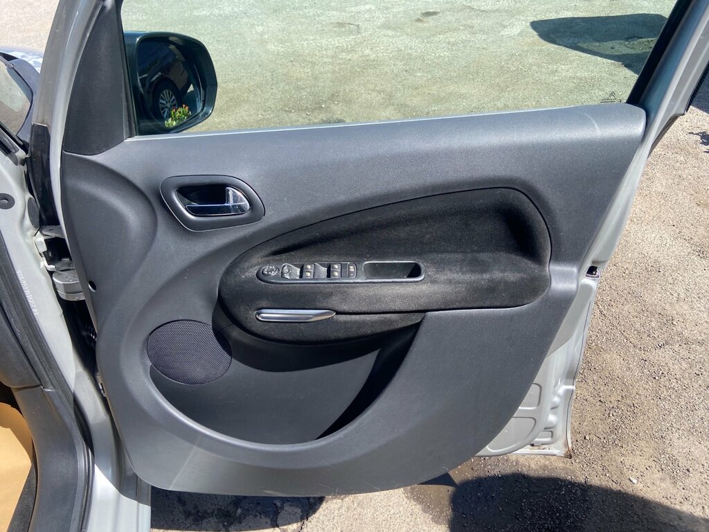 Citroen C3 Picasso 1.6L Code White #33