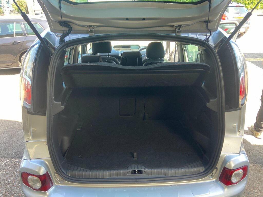 Citroen C3 Picasso 1.6L Code White #24