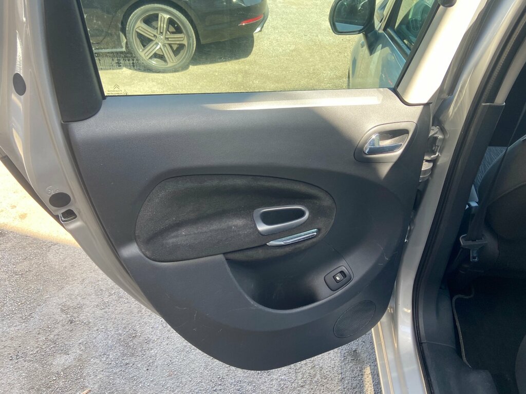 Citroen C3 Picasso 1.6L Code White #22