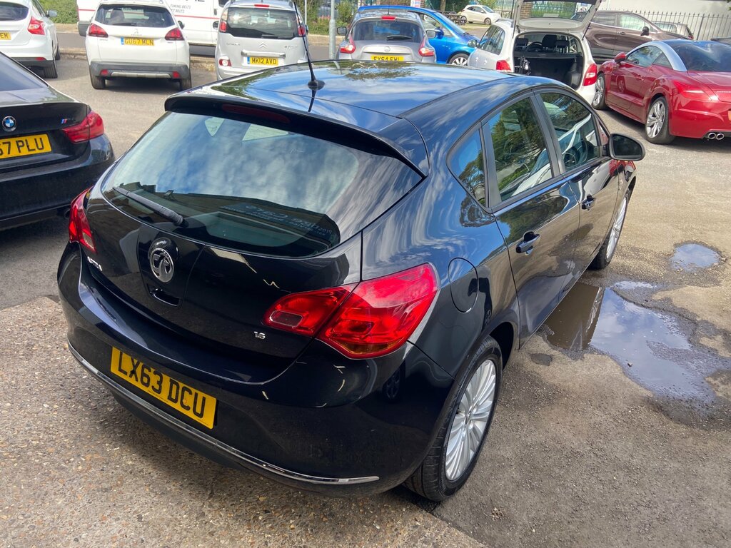 Vauxhall Astra 1.6 16V Energy Hatchback Euro 5 Black #3
