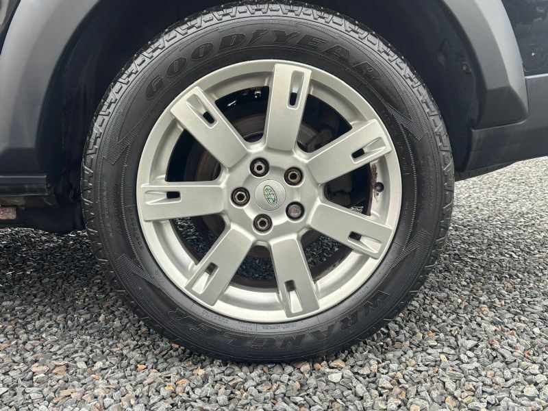 Land Rover Discovery Black #12