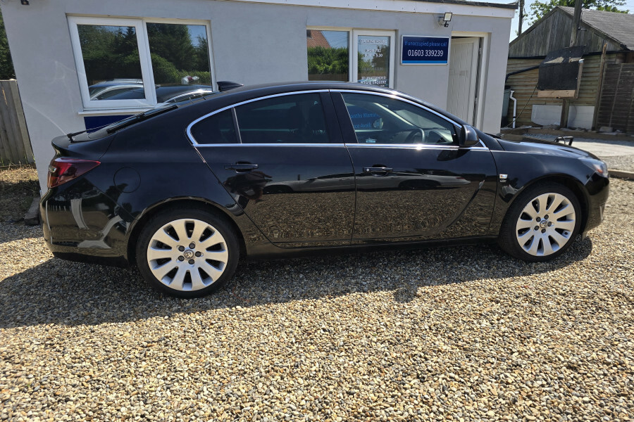 Vauxhall Insignia Saloon BF66KNC Black #5