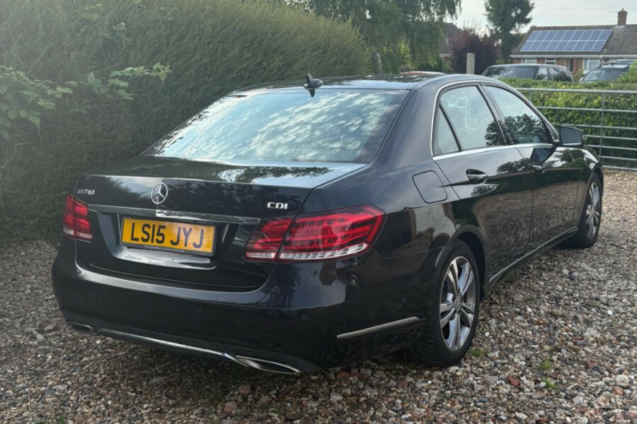 Mercedes-Benz E Class Saloon Black #3