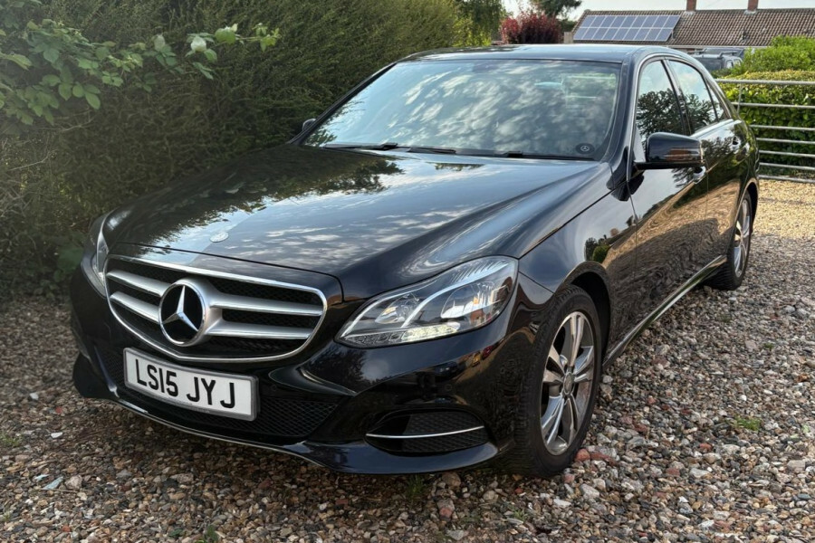 Mercedes-Benz E Class Saloon Black #5