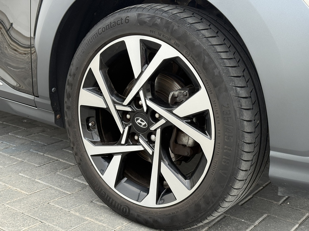 Hyundai Kona T-gdi Mhev Premium Black #6