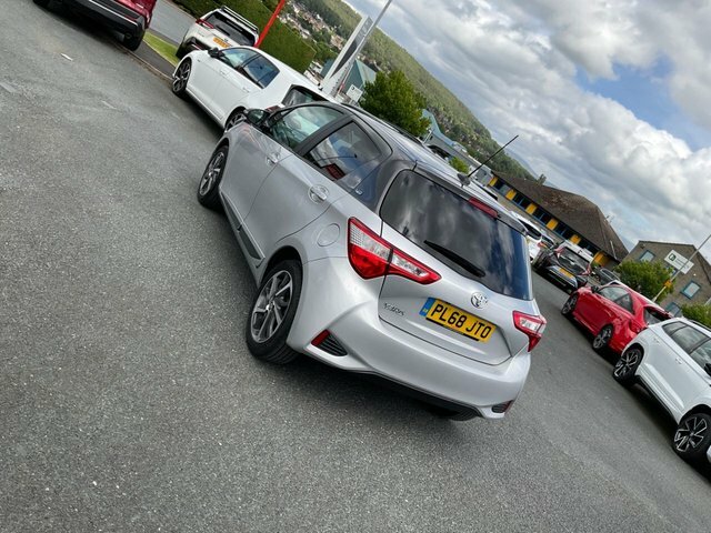Toyota Yaris 1.5 Vvt-i Y20 Hatchback Euro 6 Silver #3