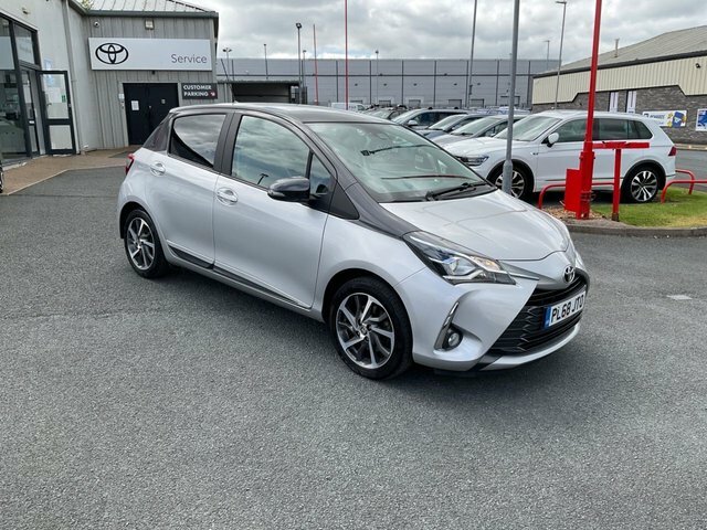 Toyota Yaris 1.5 Vvt-i Y20 Hatchback Euro 6 Silver