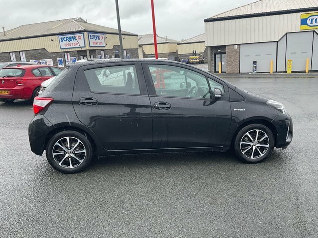 Toyota Yaris 1.5 Vvt-h Icon Tech Hatchback Hybrid E- PY68AZT Black #3