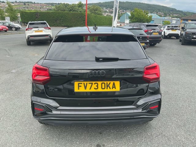 Audi Q2 1.5 Tfsi Cod 35 Black Edition Suv S Tro Black #2