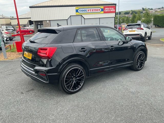 Audi Q2 1.5 Tfsi Cod 35 Black Edition Suv S Tro Black #6