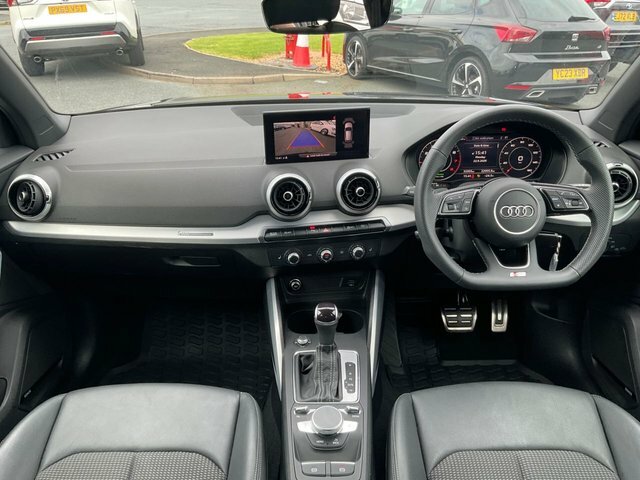 Audi Q2 1.5 Tfsi Cod 35 Black Edition Suv S Tro Black #5