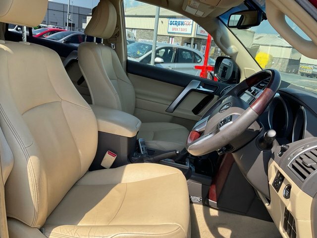 Toyota Land Cruiser D-4d Invincible Beige #17