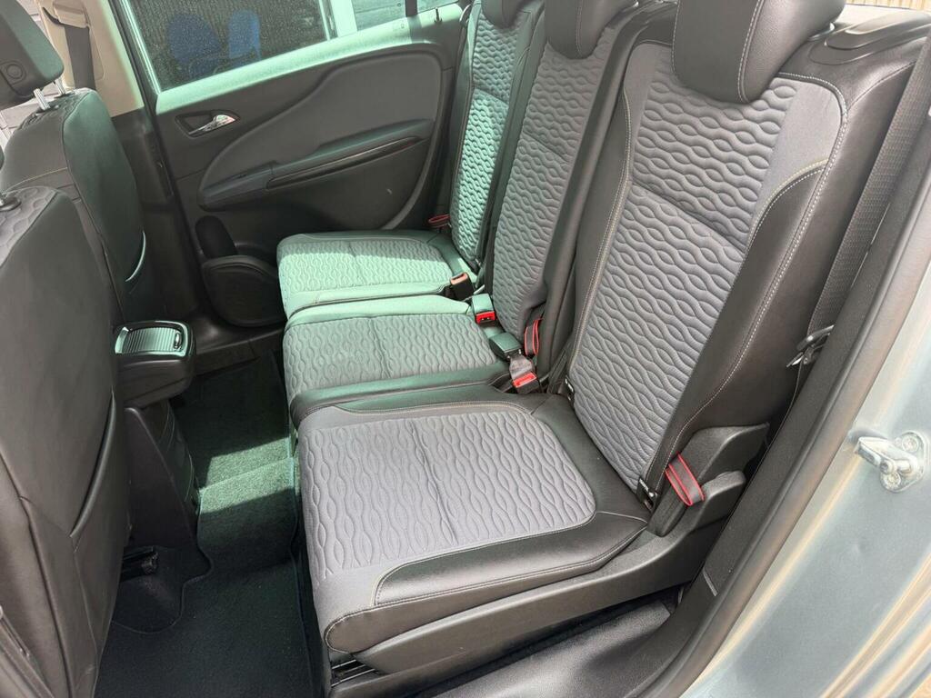 Vauxhall Zafira Tourer Tech Line White #36