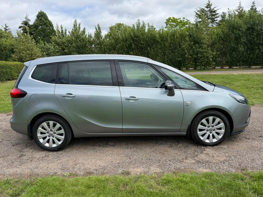 Vauxhall Zafira Tourer Tech Line White #18