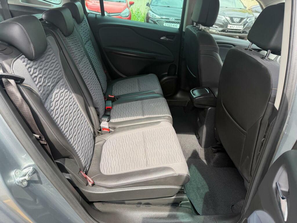 Vauxhall Zafira Tourer Tech Line White #30