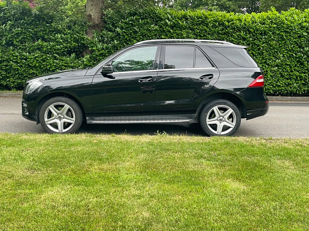 Mercedes-Benz M Class 3.0 Ml350 V6 Bluetec Amg Line Suv G-tro Black #4
