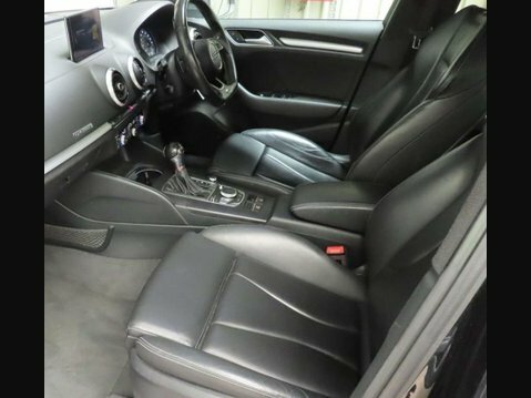 Audi S3 2.0 Tfsi Sportback Black #4