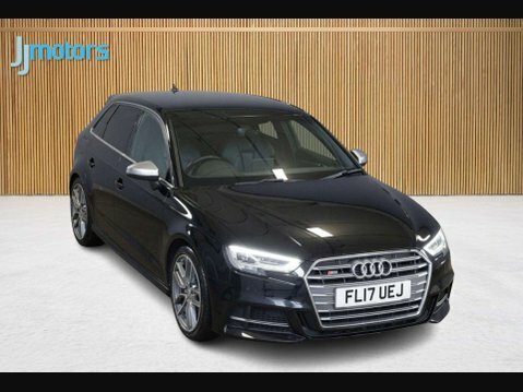 Audi S3 2.0 Tfsi Sportback Black #3