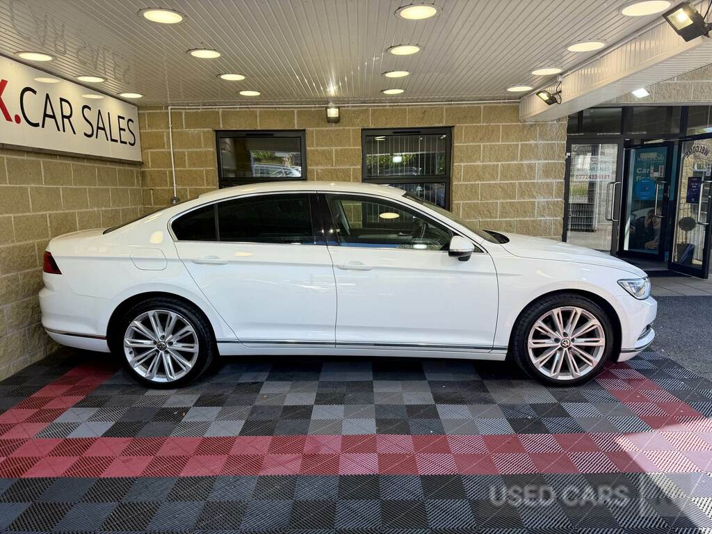 Volkswagen Passat 1.6 Tdi Gt White #3