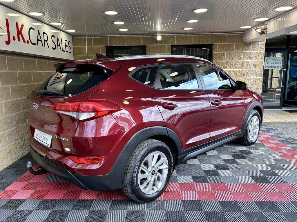 Hyundai Tucson 1.7 Crdi Blue Drive Se Nav 2Wd Dct EGZ3890 Red #2