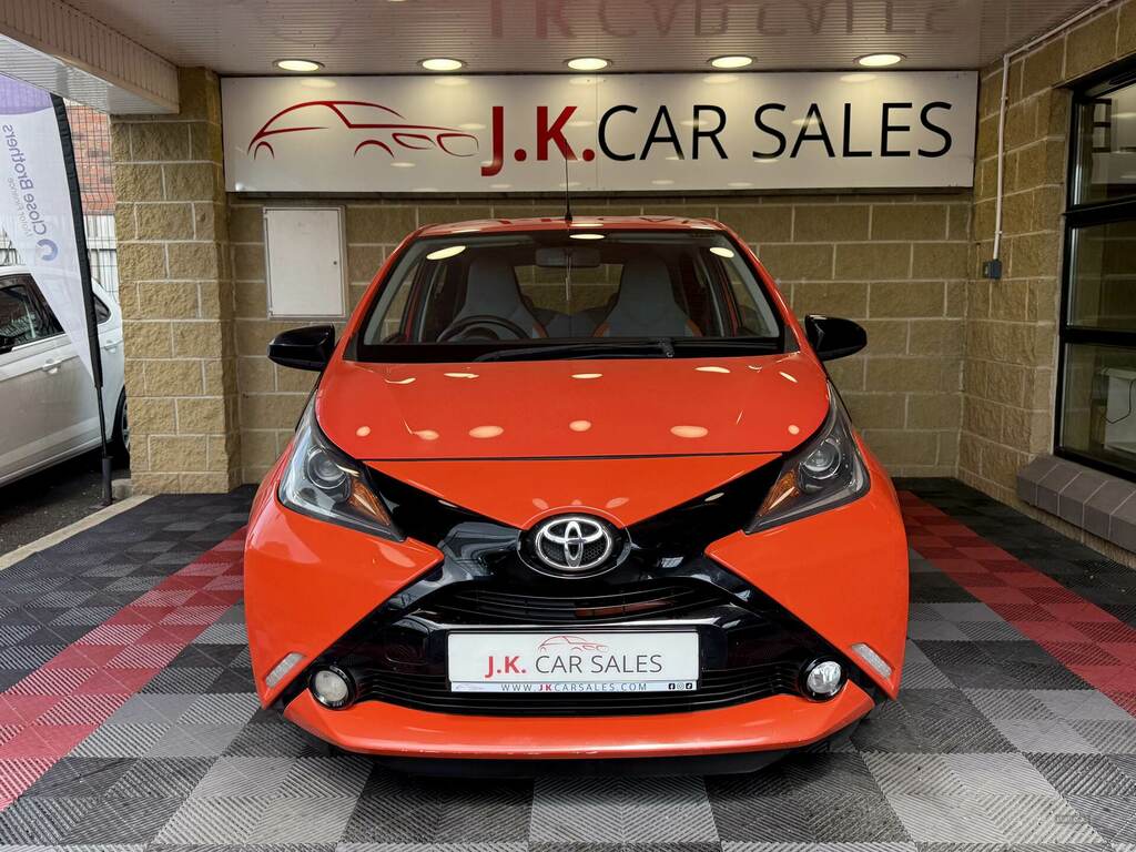 Toyota Aygo 1.0 Vvt-i X-cite X-shift SC64UFW Orange #3
