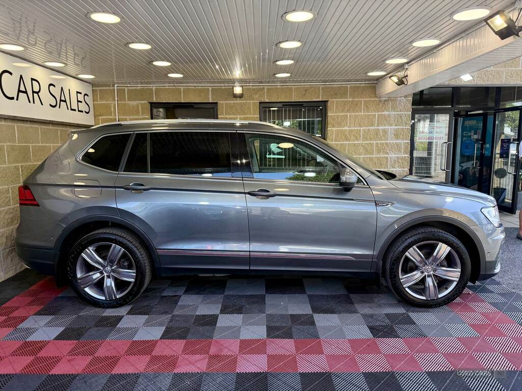 Volkswagen Tiguan Allspace 2.0 Tdi 4Motion Match Dsg Grey