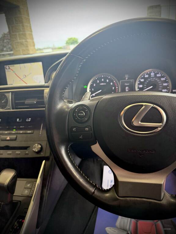 Lexus IS 300H Advance Cvt Red #3