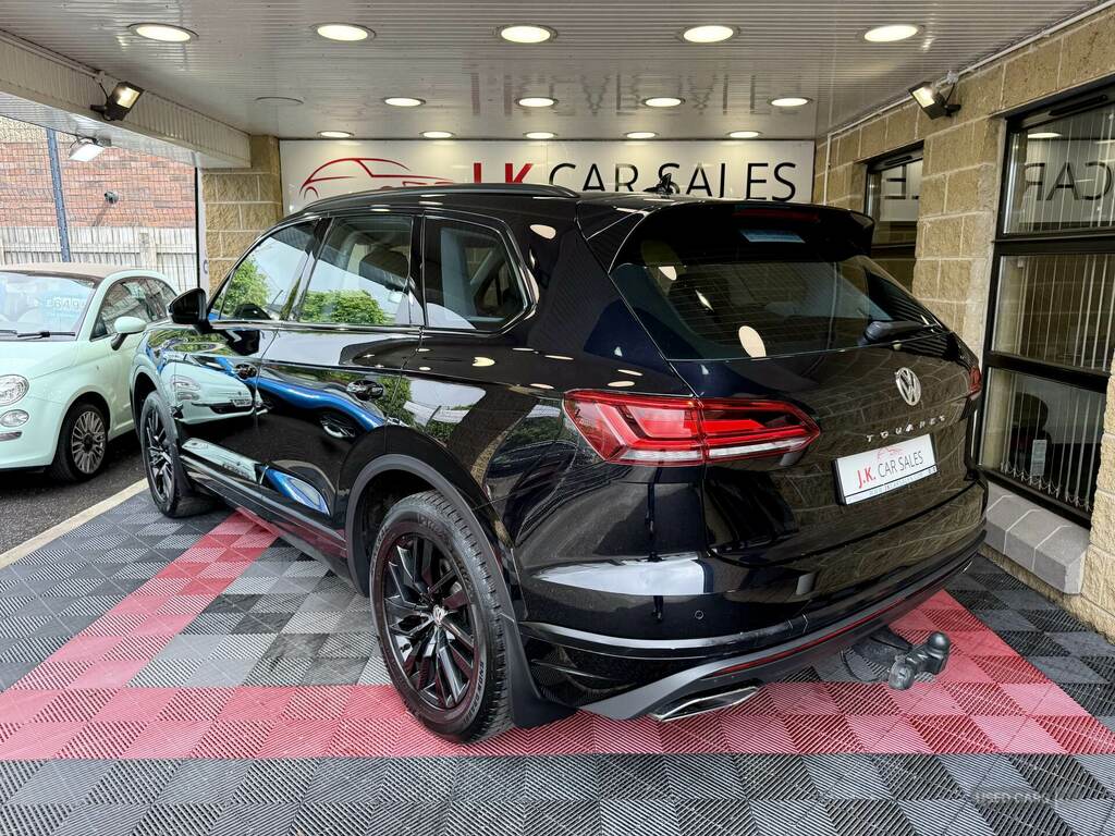 Volkswagen Touareg 3.0 V6 Tdi 4Motion 231 Sel Tip Black #4