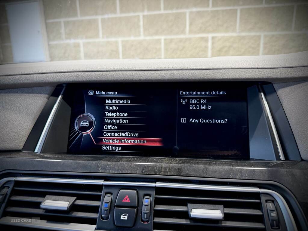 BMW 7 Series Saloon Black #26