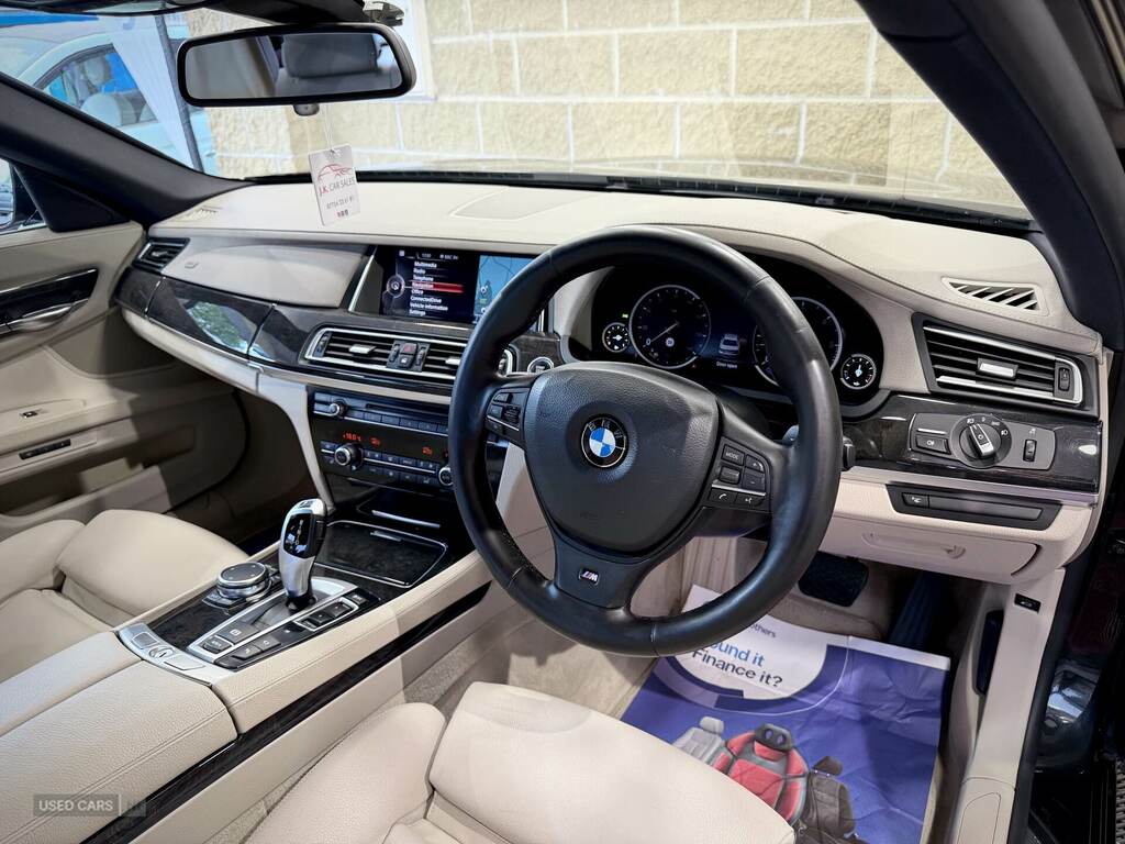 BMW 7 Series Saloon Black #12