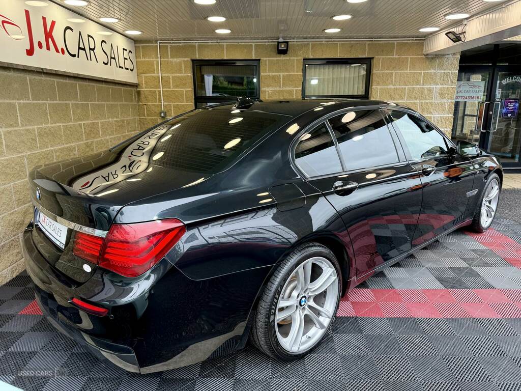 BMW 7 Series 730D M Sport Exclusive Black #2
